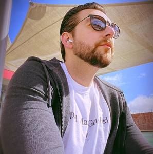 Meet your Posher, Dimitrios